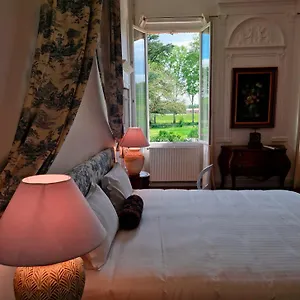 le-manoir-de-lisle.midi-pyreneeshotels.com/
